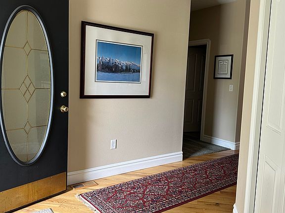 5th image of 499 Pebble Ln