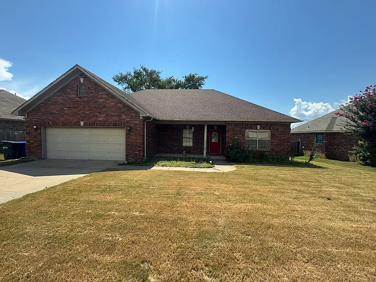 155 Peach St — Photo 1