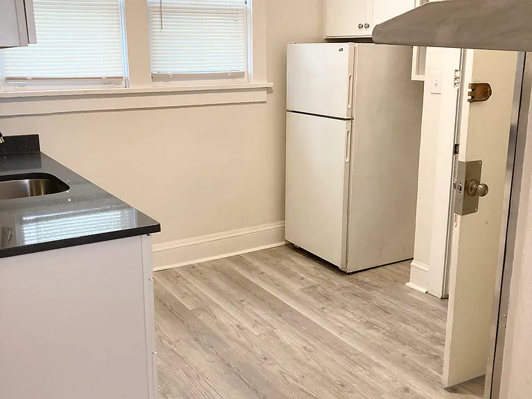 687 Yonkers Ave #2R — Photo 7