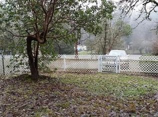 Plumtree Ln, Grants Pass, OR 97526