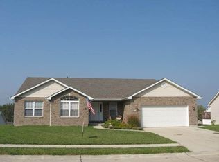 425 E Locust St, Columbia, IL 62236