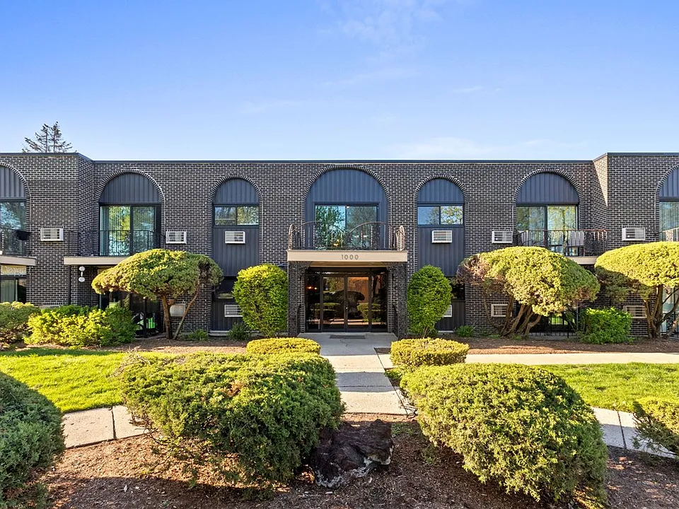 1000 Orchard Luxury Apartments