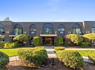 1000 Orchard Luxury Apartments, Mundelein, IL 60060