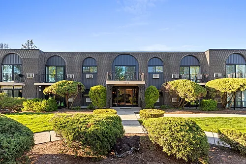 1000 Orchard Luxury Apartments Photo 1