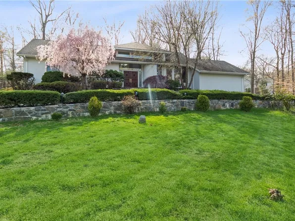 44 Cottonwood Lane, Briarcliff Manor, NY 10510