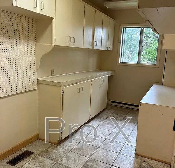 21090 Greycliff Rd — Photo 12