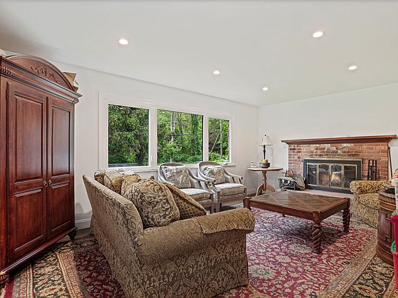 Living Room with fireplace
