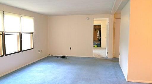 3rd image of 6 Lodgepole Pl