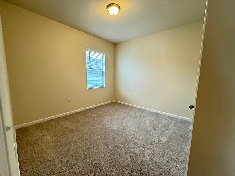 512 Campbell Rdg — Photo 11