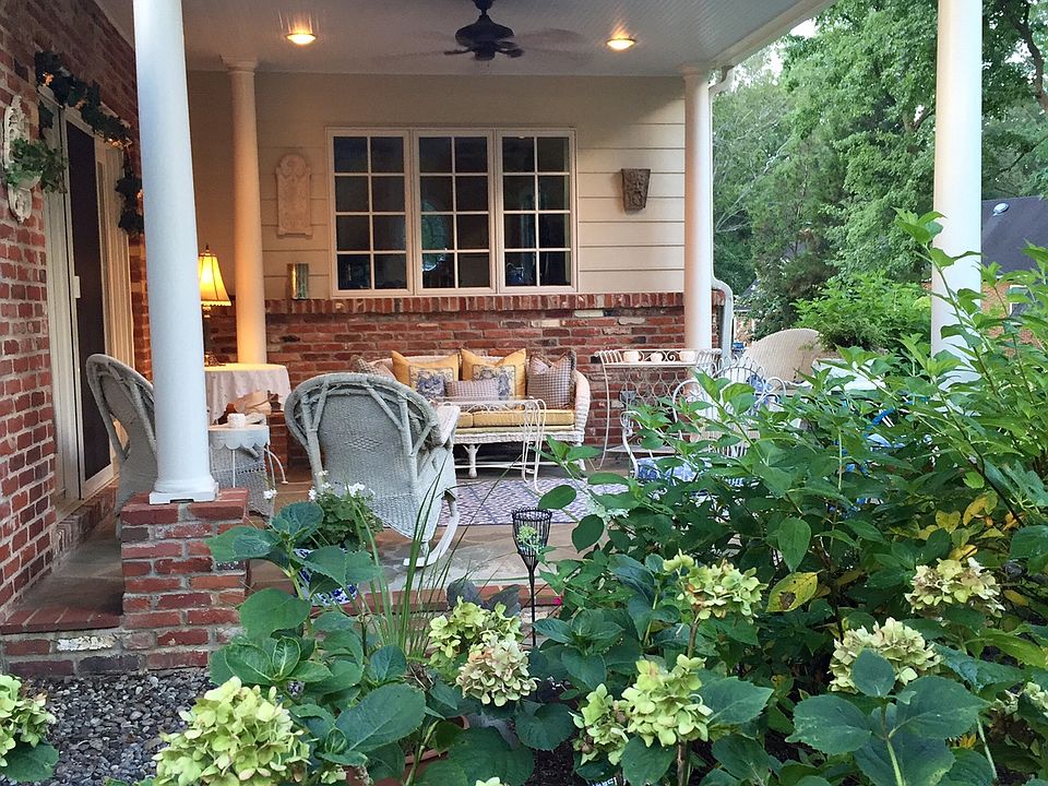 2nd image of 903 Waynewood Blvd