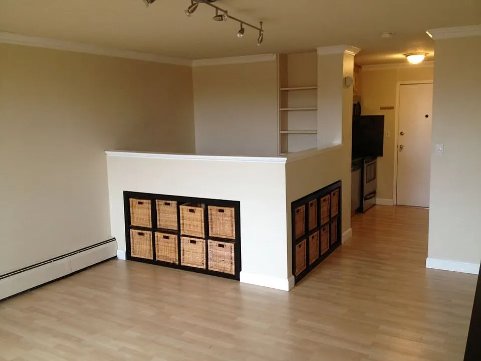 1 bed, 384 sqft, $1,200 — Photo 3