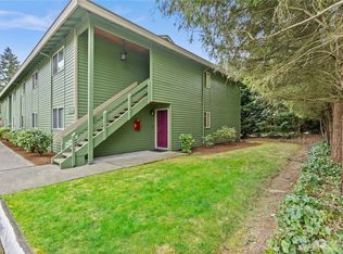 1460 Alameda Ave APT 9, Fircrest, WA 98466