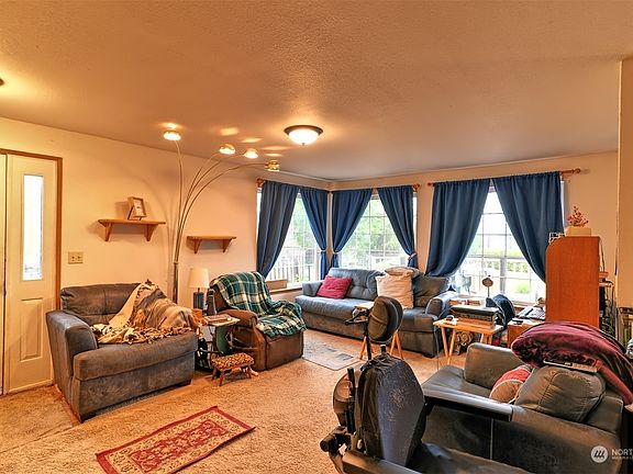 5th image of 4512 12th Avenue NW