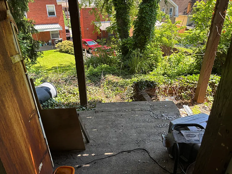 2823 Clermont Ave — Photo 39