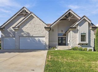 3908 NW Redspire St, Lees Summit, MO 64064