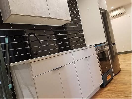 2nd image of 238 Montrose Ave #2B