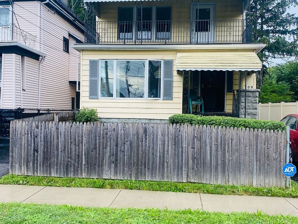 1st image of 109 Hill St #109