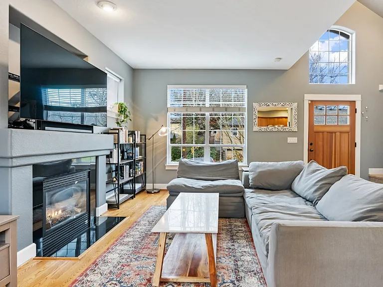 4412 NE Grand Ave — Photo 3