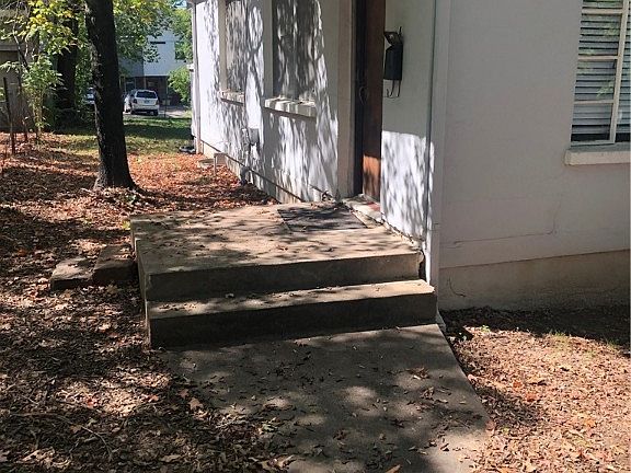 4th image of 817 N Lindell Ave