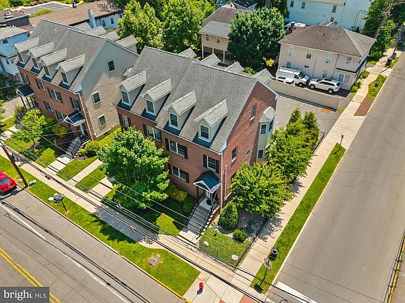 3rd image of 36 Park St