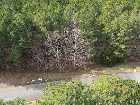 3rd image of 80 Harbor Dr