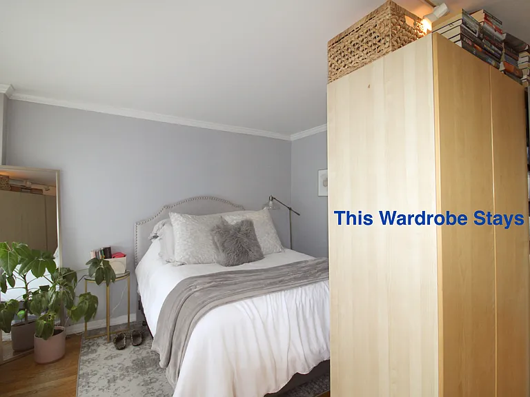 1455 N Sandburg Ter #203 — Photo 7