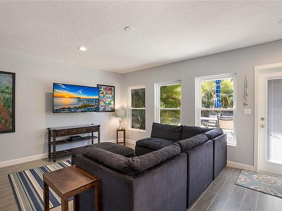 4th image of 6836 Half Moon Dr