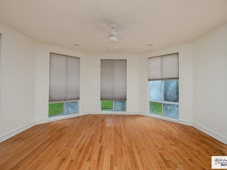 3201 Lazy Lake Dr — Photo 20