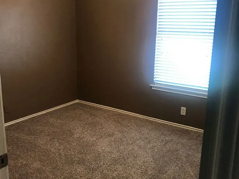 Country View Apartments — Photo 22