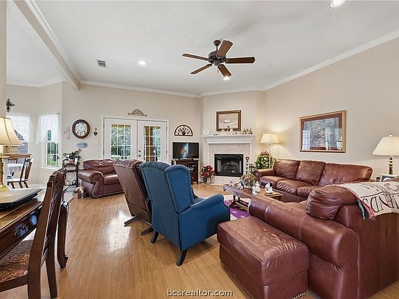4th image of 1449 Wylie Ln