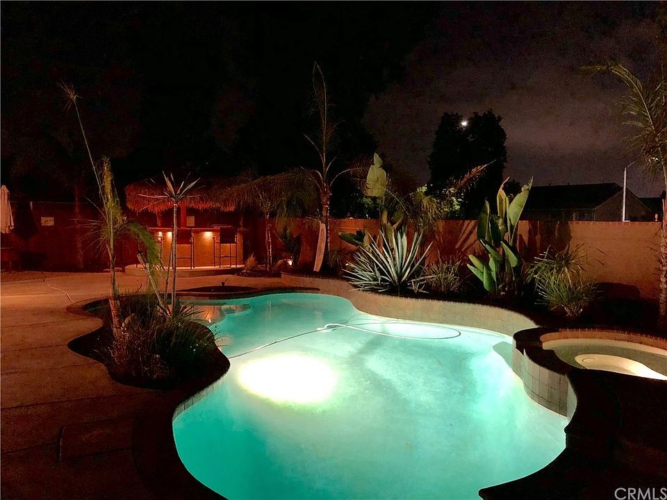 1st image of 1015 Riverbend Cir