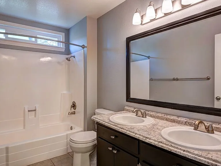 Riverview Condominiums — Photo 13
