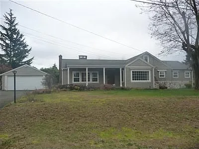 1500 Monterey Ave NE photo 1
