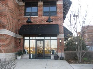 719 E Dundee Rd, Arlington Heights, IL 60004