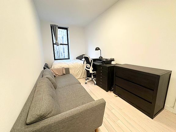 2nd image of 206 W 21st St APT A9