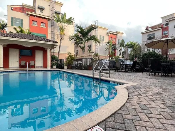 1033 NE 17 Way #1802, Fort Lauderdale, FL 33304