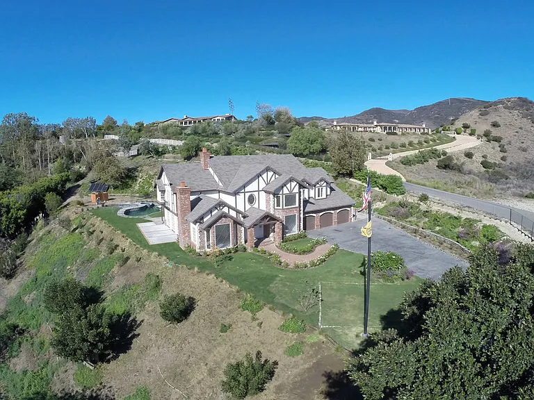 27437 Winding Way — Photo 30
