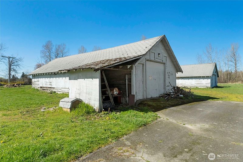 5th image of 917 85th Street E
