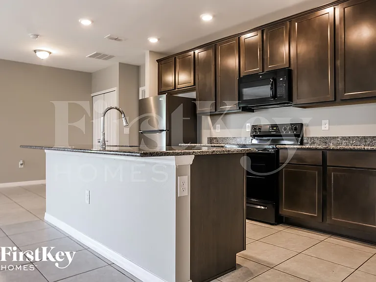 23338 Moorhead Ave — Photo 7