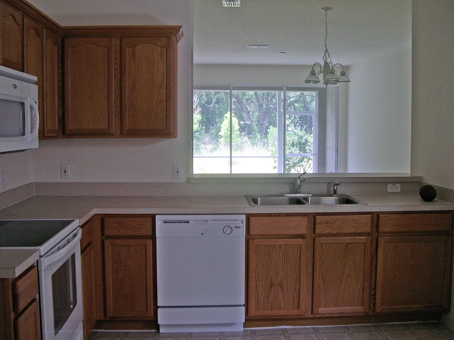2 bed, 2.5 bath, 1240 sqft, $1,900 — Photo 4
