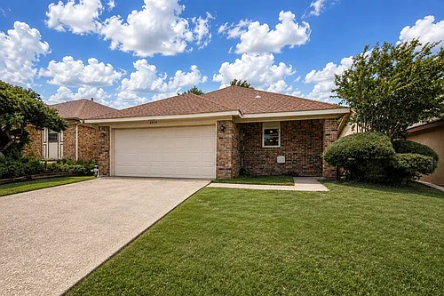 2519 Beverly Hills Ln Photo 1