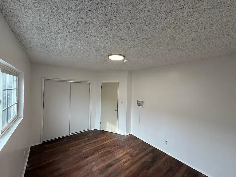 1232 W Florence Ave #6 — Photo 7