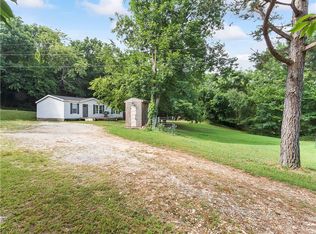 13927 Hogeye Rd, Prairie Grove, AR 72753
