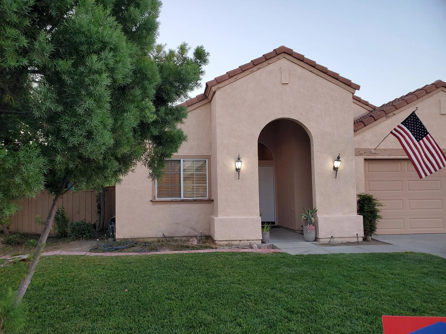 3 bed, 1227 sqft, $2,350 — Photo 1