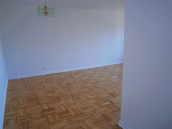 4th image of 60 Knolls Cres APT 7H
