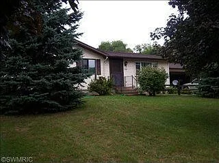 335 W Benson St photo 1