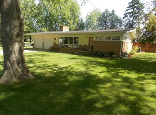 550 Rosewood Ave, Decatur, MI 49045