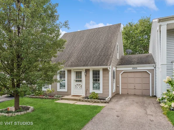 29W415 Butternut Ln, Warrenville, IL 60555