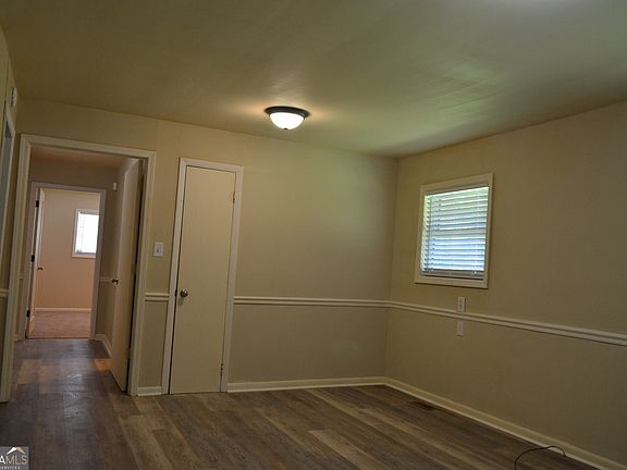5th image of 3557 Kenneth Dr