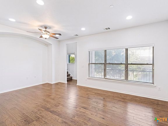 4th image of 208 Birch Oak Ln